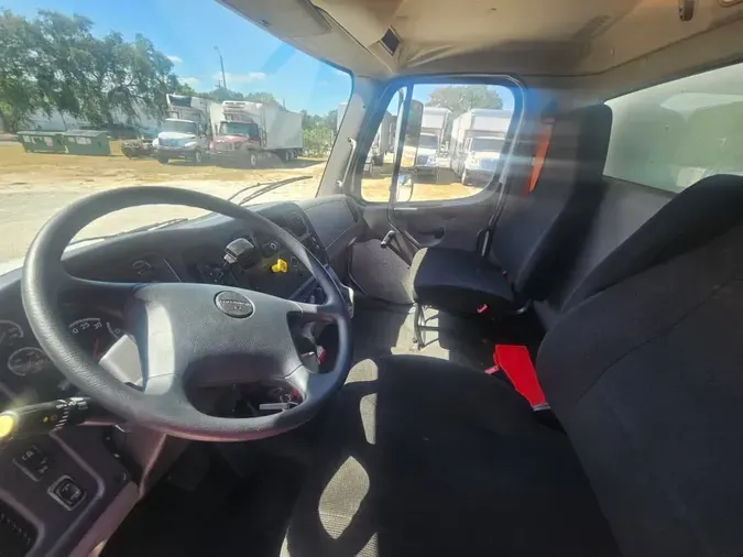2016 FREIGHTLINER/MERCEDES M2 106
