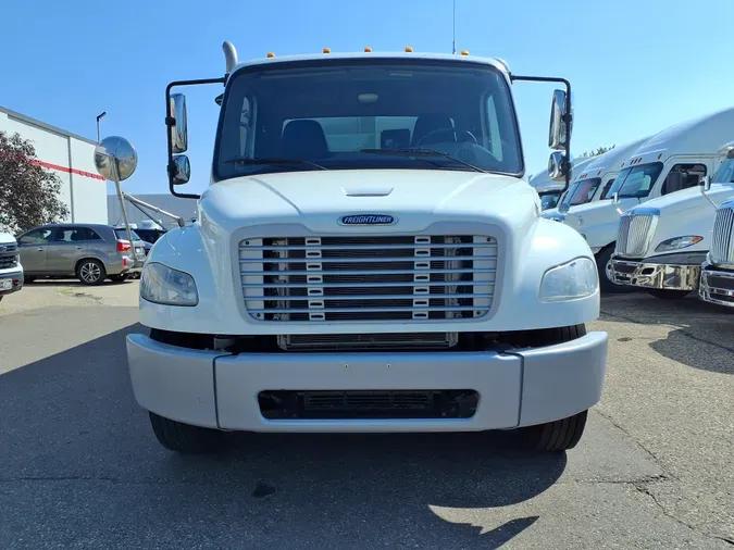 2017 FREIGHTLINER/MERCEDES M2 106