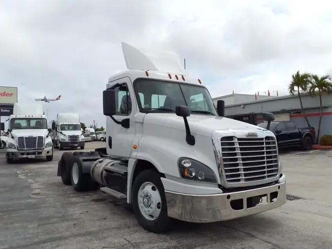 2019 FREIGHTLINER CASCADIA 125