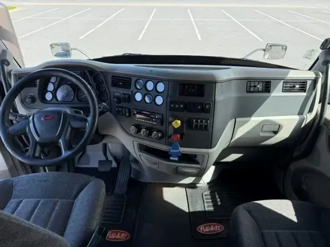 2022 Peterbilt 579ee2b8b0ca395aea3abc19811ffd5d85f