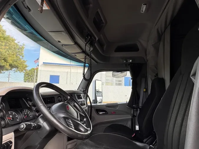 2022 Peterbilt 579