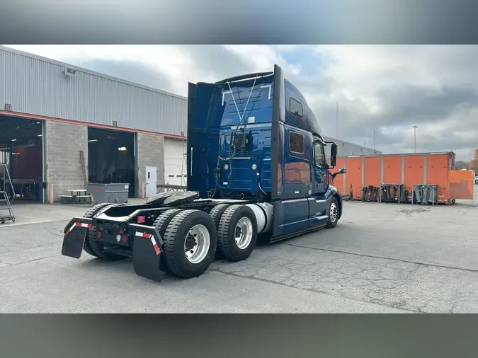 2022 Volvo VNL860