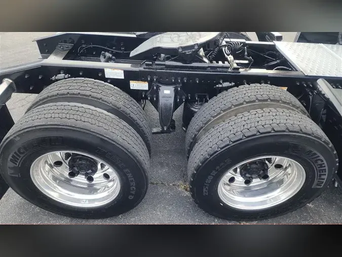 2020 FREIGHTLINER CA126