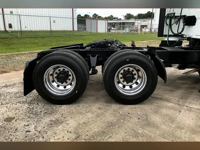 2022 INT LT625 6x4