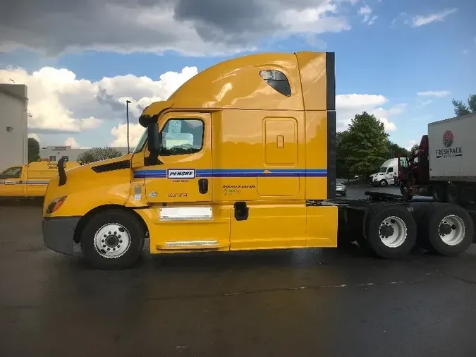 2019 Freightliner T12664ST