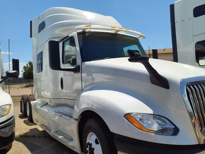 2018 NAVISTAR INTERNATIONAL LT625 SLPR CAB