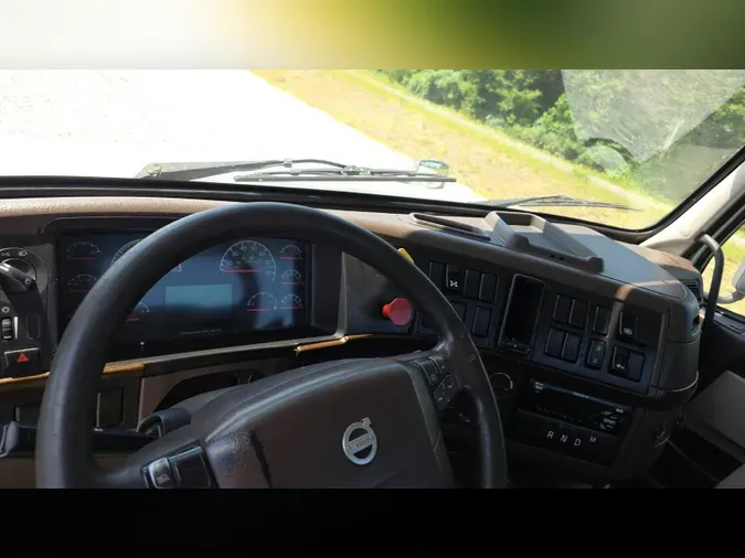 2018 Volvo VNL300