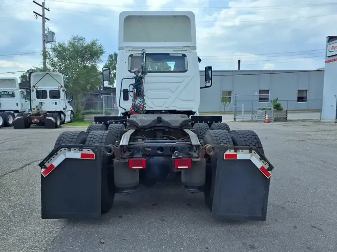2019 NAVISTAR INTERNATIONAL LT625 DAYCAB T/A