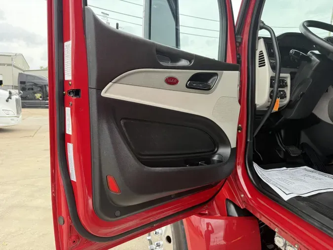 2022 Peterbilt 579