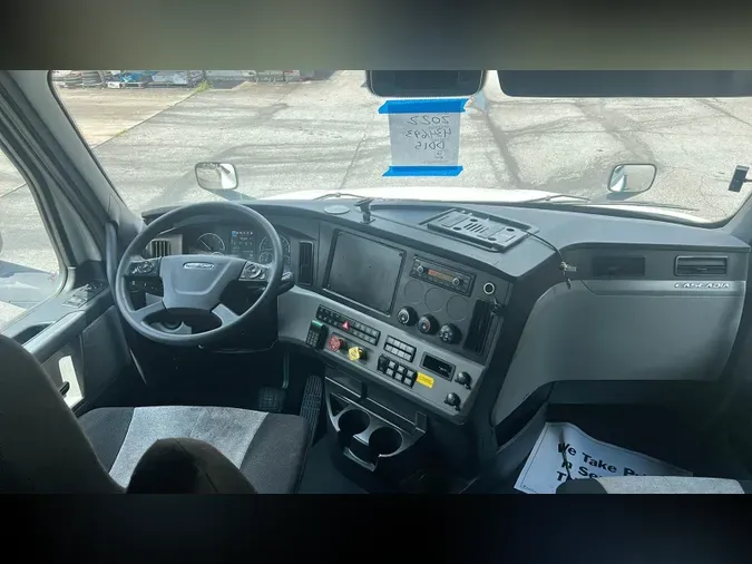 2022 Freightliner Cascadia 126