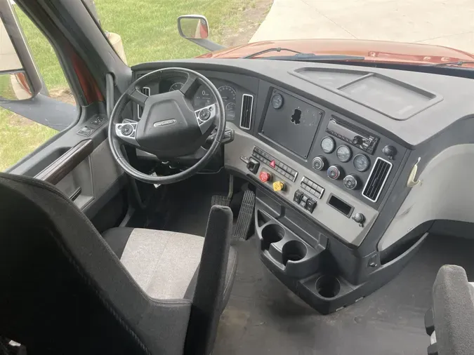 2019 Freightliner New Cascadia
