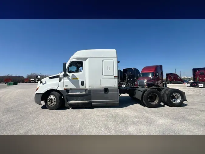 2021 Freightliner Cascadia 126