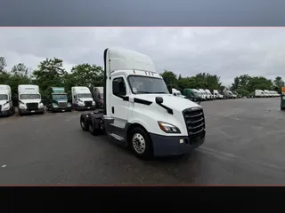2020 Freightliner Cascadia 126