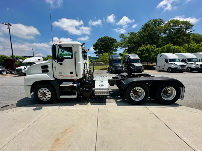 2020 Mack ANTHEM 64T