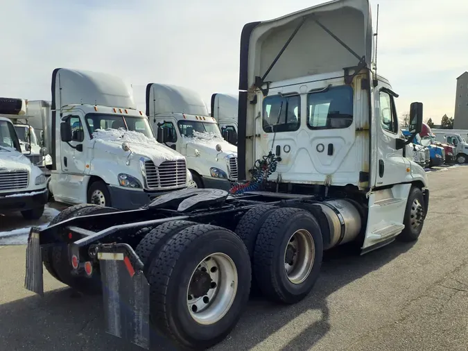 2019 FREIGHTLINER/MERCEDES CASCADIA 125