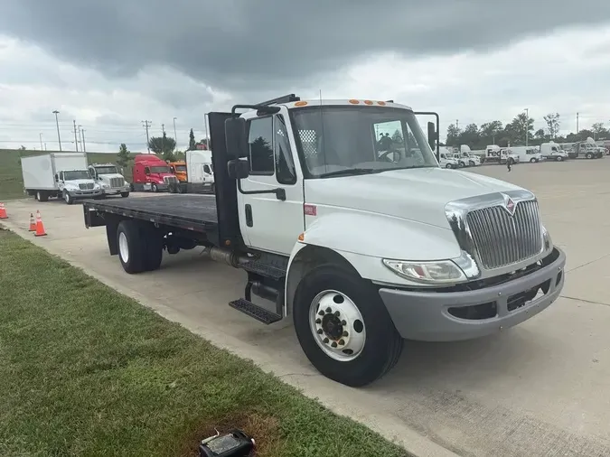 2017 International Durastar&reg; Day Cab Cummins B6.7 Allison Highway Series