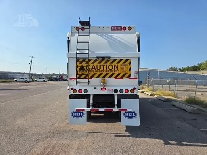 2025 PETERBILT 520