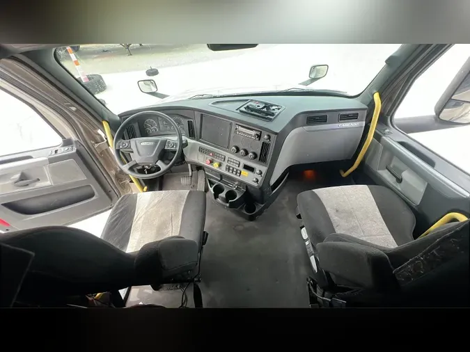 2022 Freightliner Cascadia 126