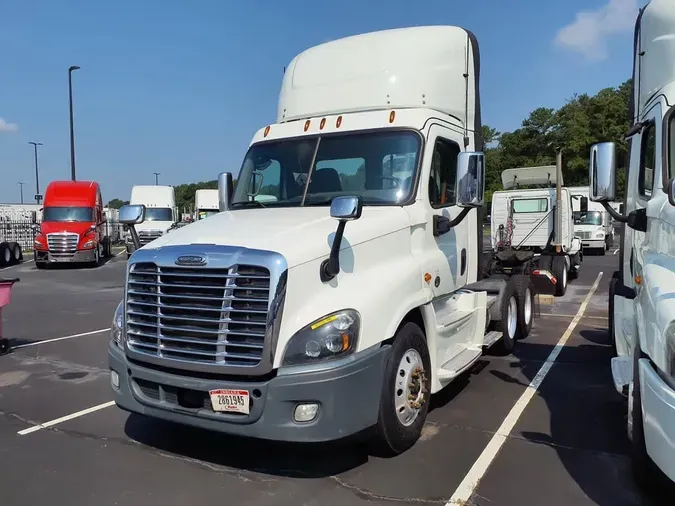 2019 FREIGHTLINER CASCADIA 125