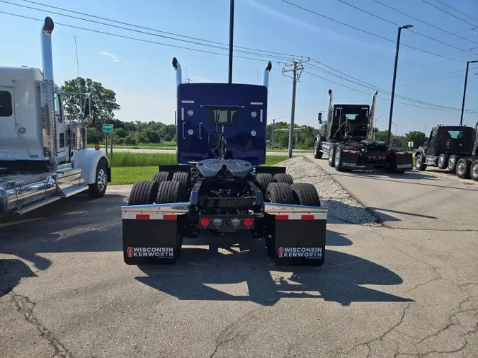 2026 Kenworth W900Lee4ab7e7c5b3d43399b800b43466e175
