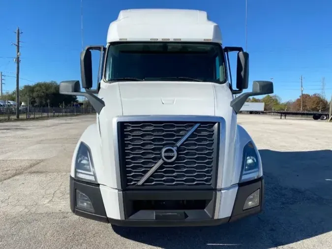 2021 Volvo VNL64T760