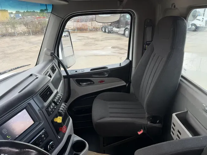 2023 Peterbilt 567