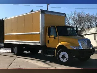 2018 International 4300 SBA 4X2