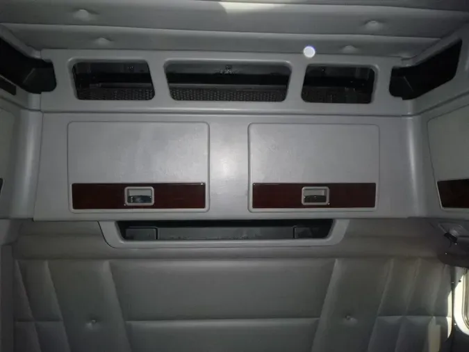 2021 Peterbilt 389