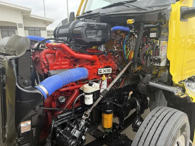 2023 Peterbilt 579