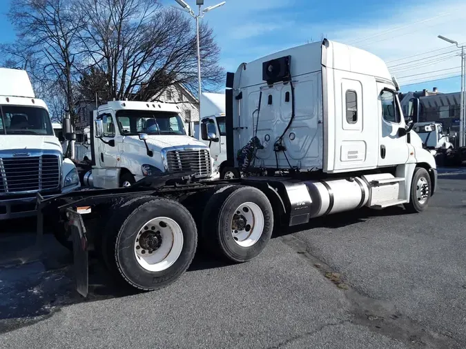 2020 FREIGHTLINER/MERCEDES CASCADIA 125