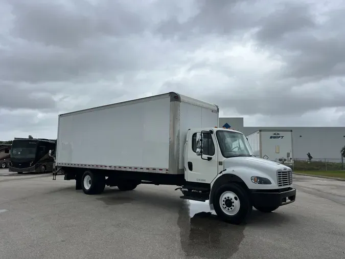 2019 Freightliner M2106