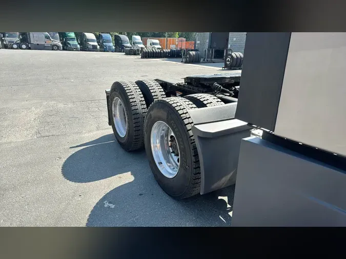 2023 Freightliner Cascadia 126