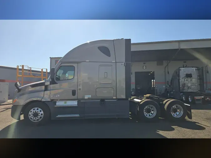 2025 Freightliner Cascadia 126ee68e567c26203a319695c7c7b432e3a