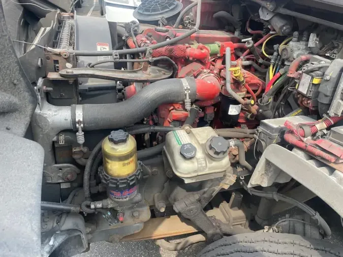 2015 FREIGHTLINER M2 106