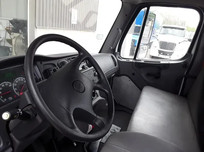 2020 FREIGHTLINER/MERCEDES M2 106