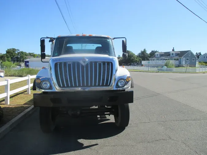 2012 INTERNATIONAL 7300 4X4
