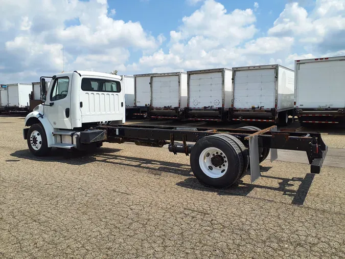 2016 FREIGHTLINER/MERCEDES M2 106