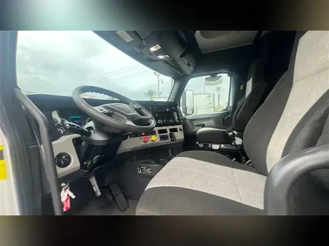 2020 FREIGHTLINER CA126