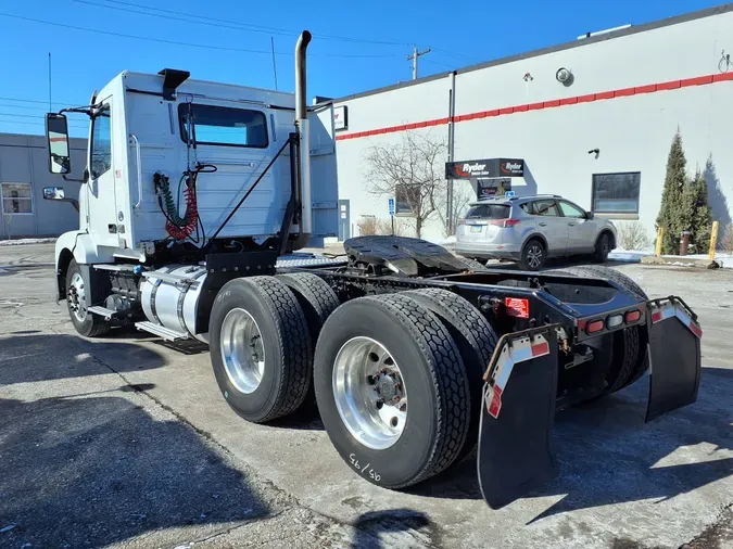 2017 VOLVO VNL64TRACTOR