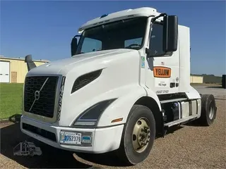 2019 VOLVO VNR42T300