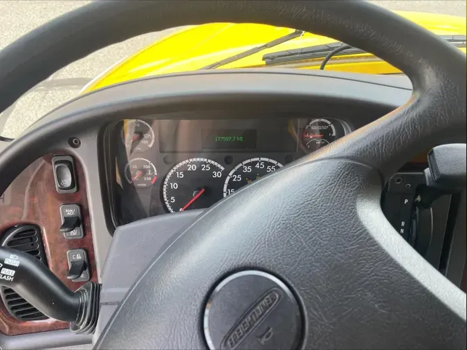 2019 Freightliner Business Class M2 106