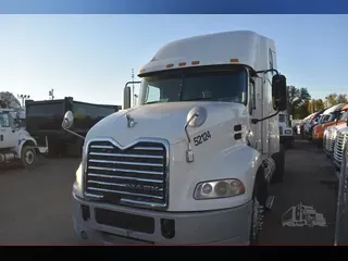 2013 MACK PINNACLE CXU613