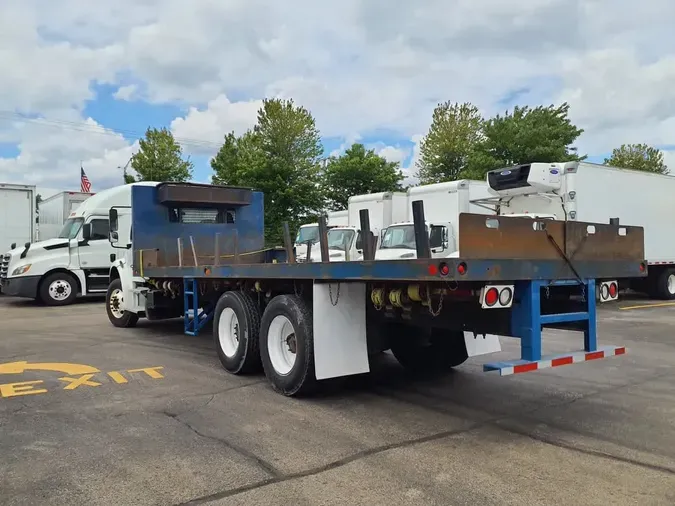 2018 FREIGHTLINER M2 106
