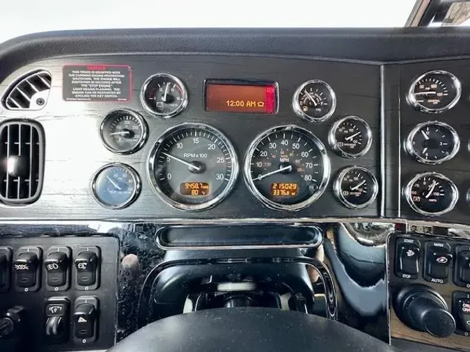 2021 Peterbilt 389