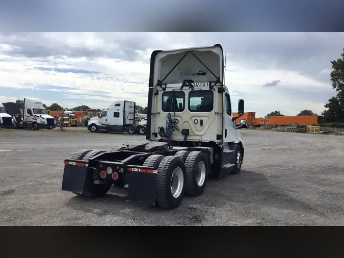 2020 Freightliner Cascadia 126ee89ea3f6c10b4e2c2d3b39eb29f5687