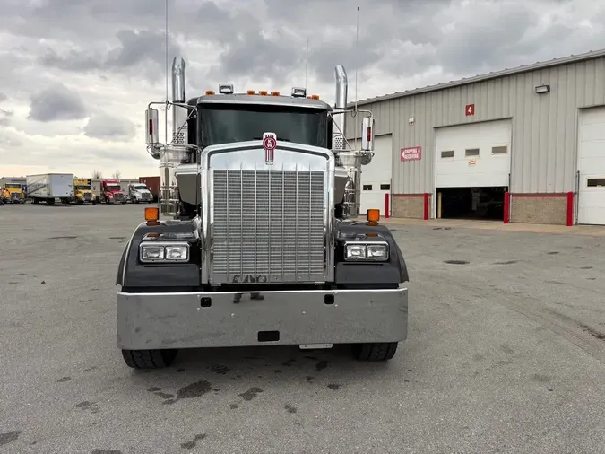 2026 Kenworth W900L
