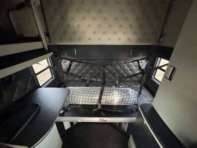 2023 Kenworth T680ee8bc7f0c69d10830a82b72a501175e5