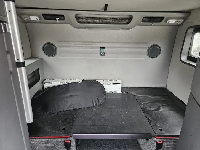 2023 VOLVO VNL64T860
