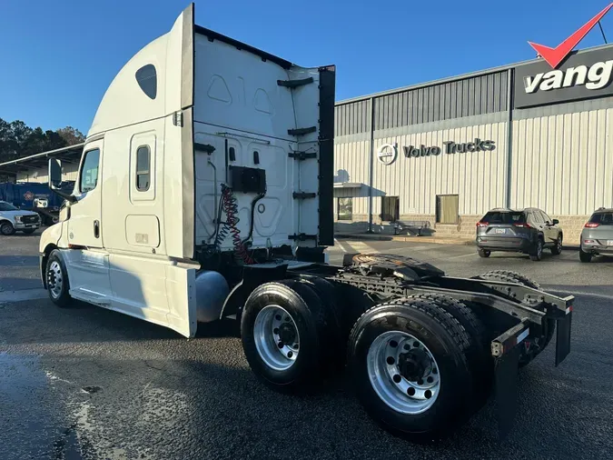 2019 Freightliner Cascadia 126