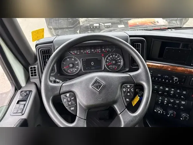 2022 INTERNATIONAL LT